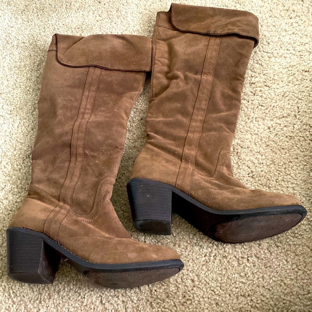 Gently worn 7.5 Rampage brown heeled boots